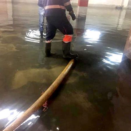 achique de garaje inundado